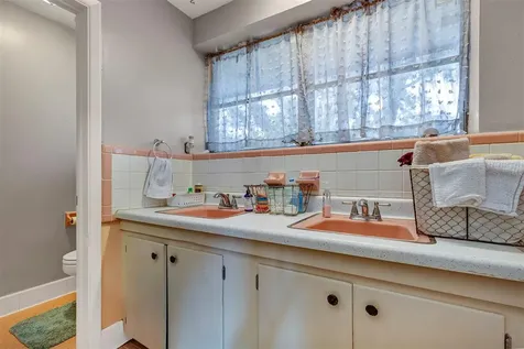 208 NE 70th Street Ocala FL 34479