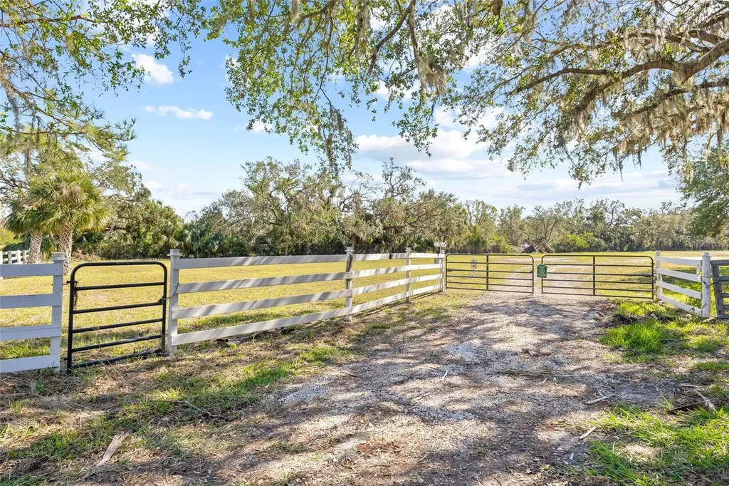 2312 W Shell Point Road Ruskin FL 33570