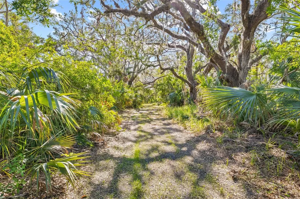 2312 W Shell Point Road Ruskin FL 33570
