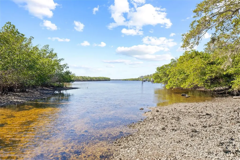 2312 W Shell Point Road Ruskin FL 33570