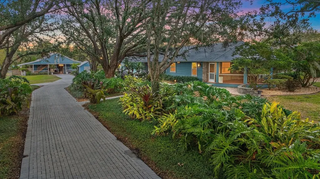 7056 Saddle Creek Lane Sarasota FL 34241