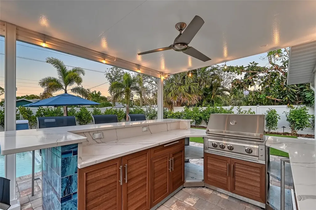 2365 Bay Street Sarasota FL 34237