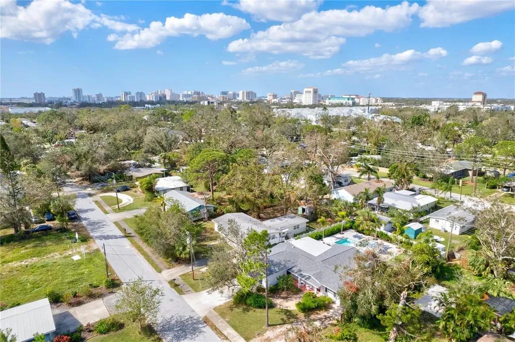 2365 Bay Street Sarasota FL 34237