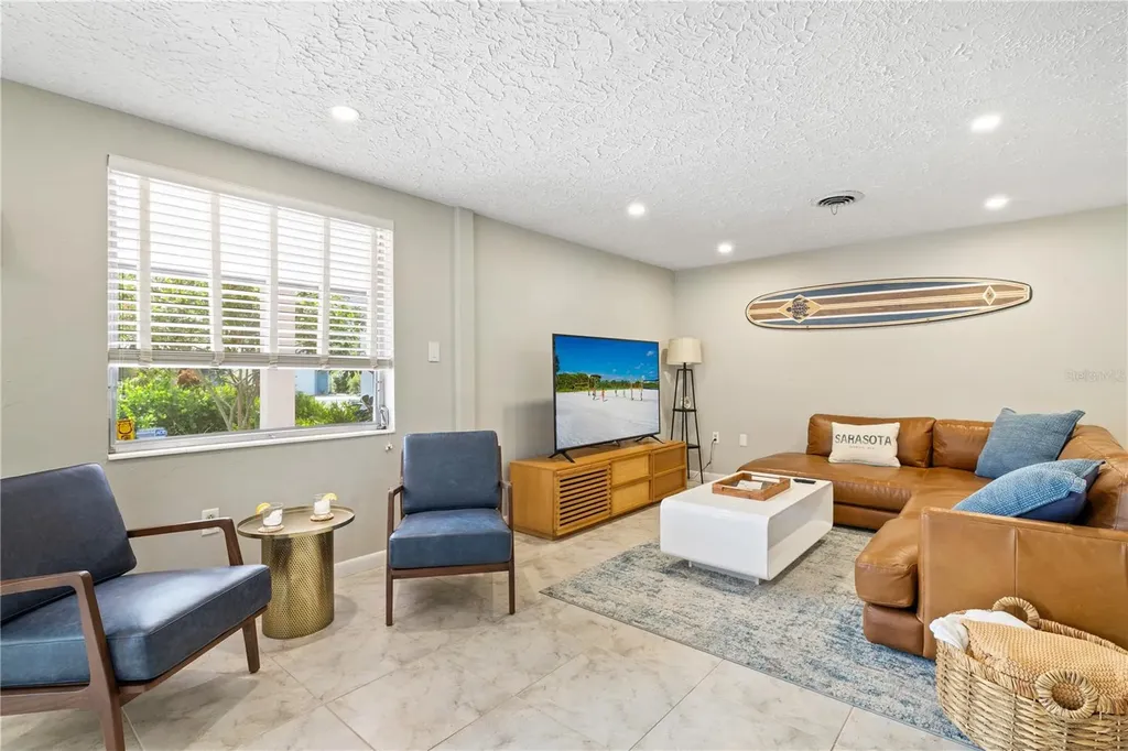 2365 Bay Street Sarasota FL 34237