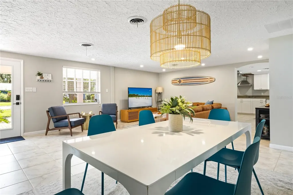 2365 Bay Street Sarasota FL 34237