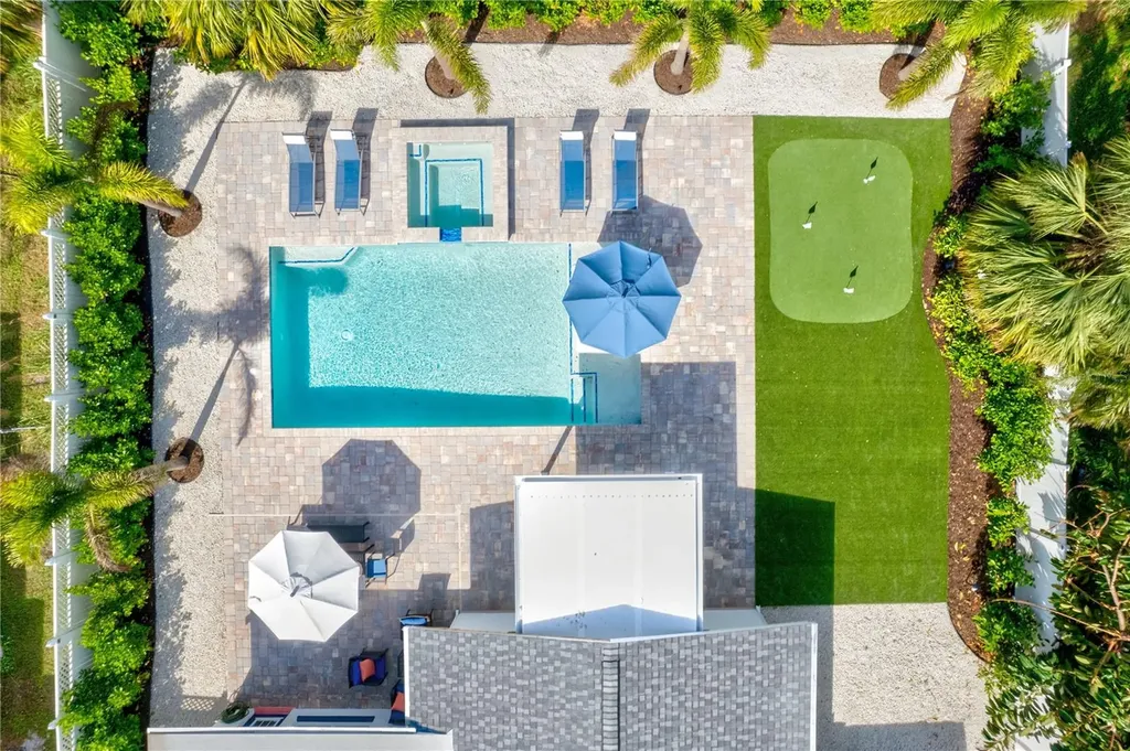 2365 Bay Street Sarasota FL 34237
