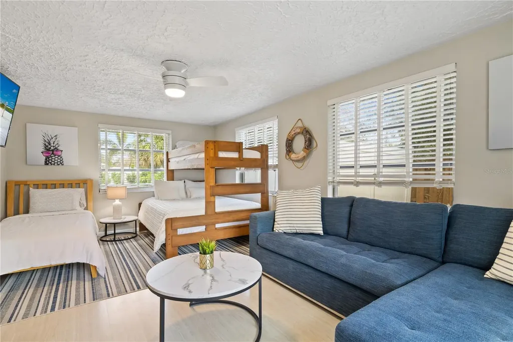2365 Bay Street Sarasota FL 34237