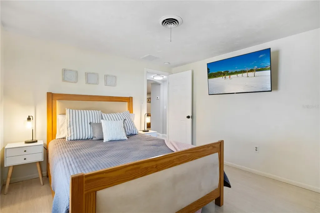 2365 Bay Street Sarasota FL 34237