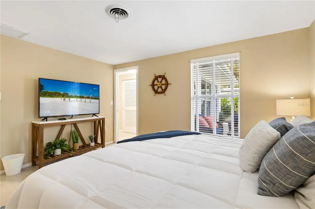 2365 Bay Street Sarasota FL 34237