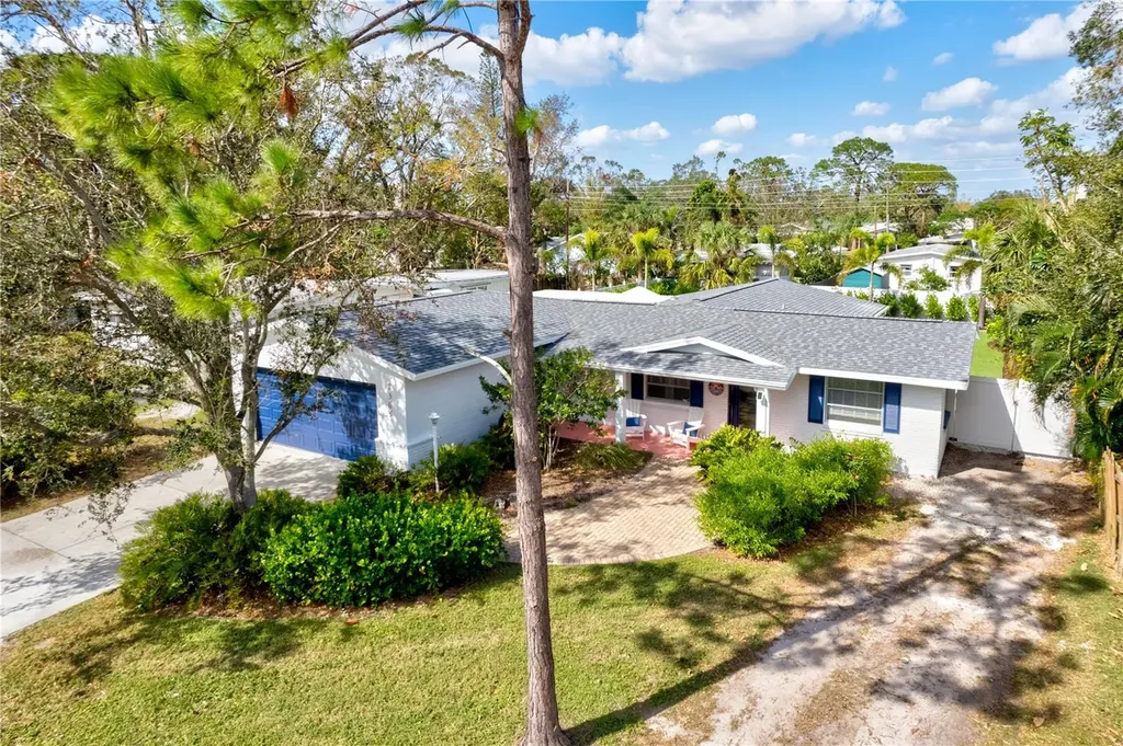 2365 Bay Street Sarasota FL 34237