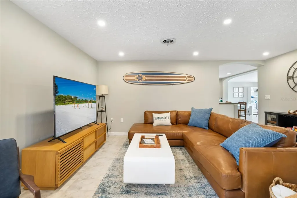 2365 Bay Street Sarasota FL 34237
