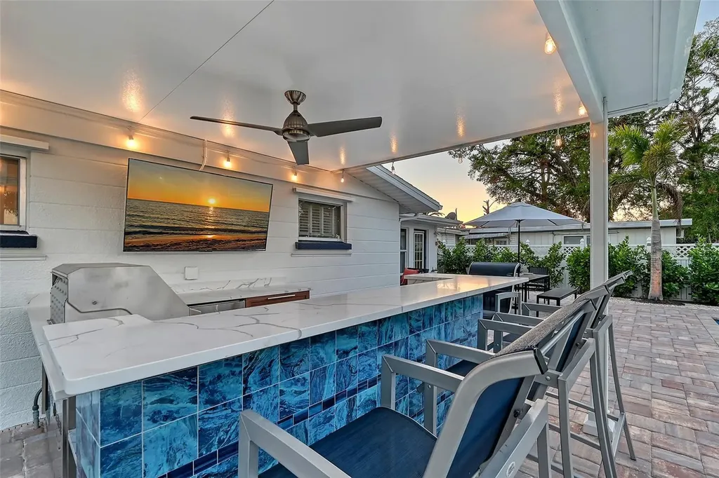 2365 Bay Street Sarasota FL 34237
