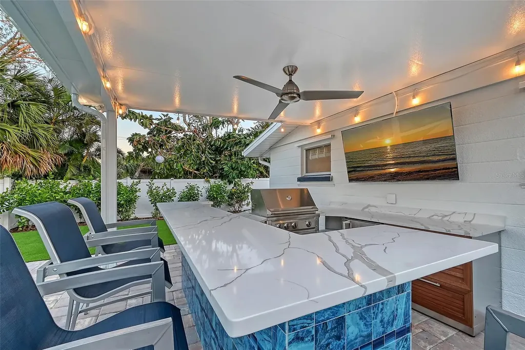 2365 Bay Street Sarasota FL 34237