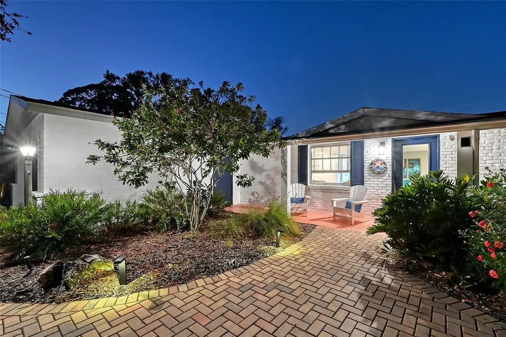 2365 Bay Street Sarasota FL 34237