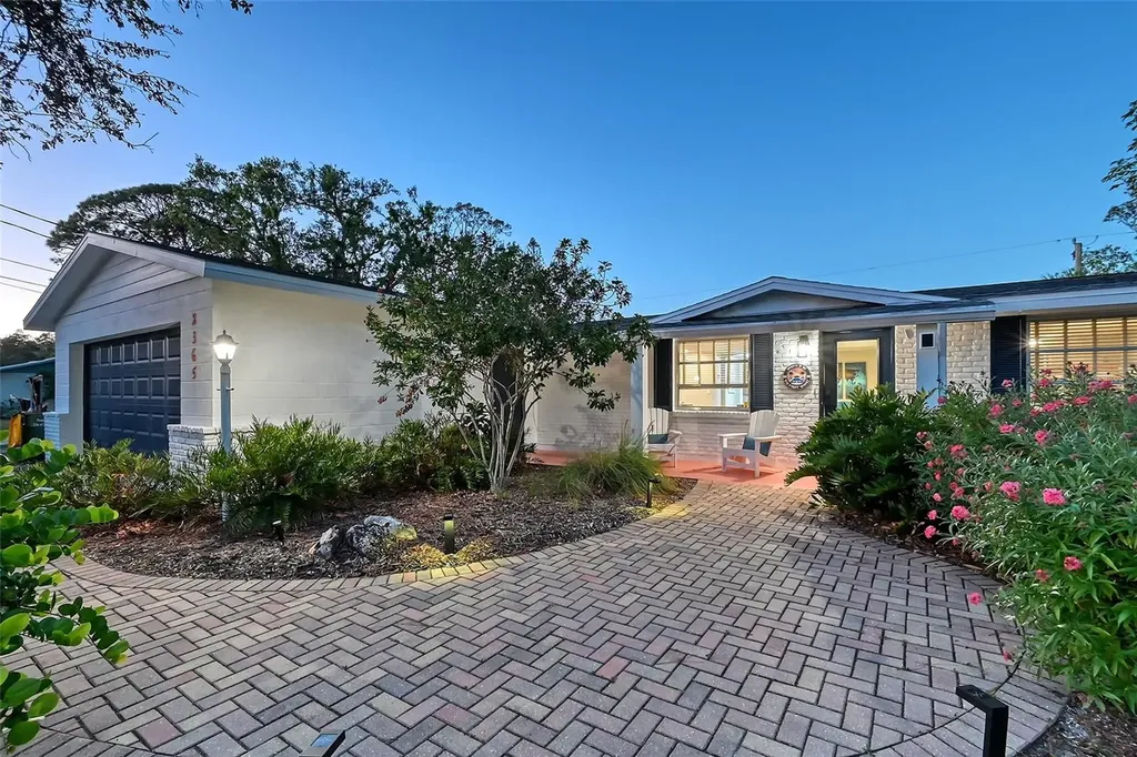 2365 Bay Street Sarasota FL 34237