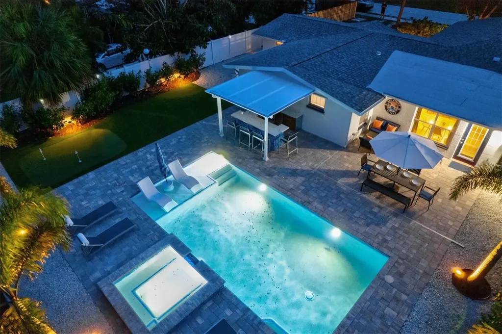 2365 Bay Street Sarasota FL 34237