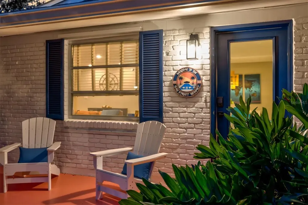 2365 Bay Street Sarasota FL 34237