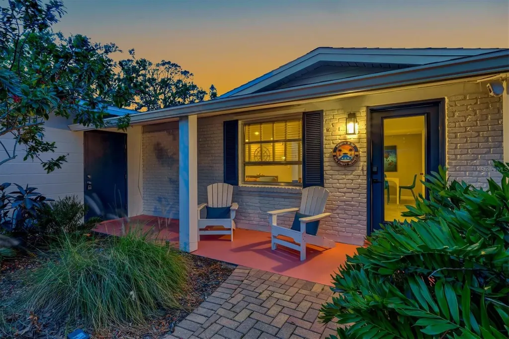 2365 Bay Street Sarasota FL 34237