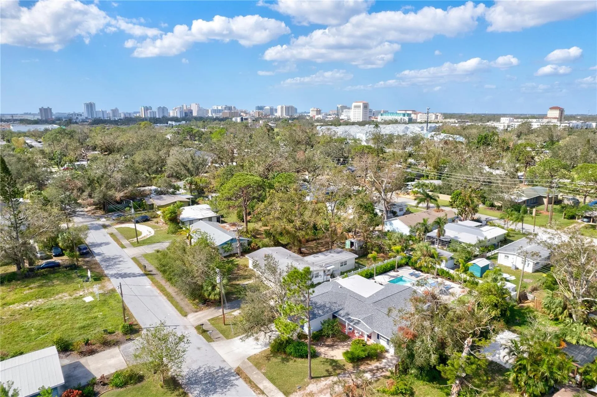 2365 Bay Street Sarasota FL 34237