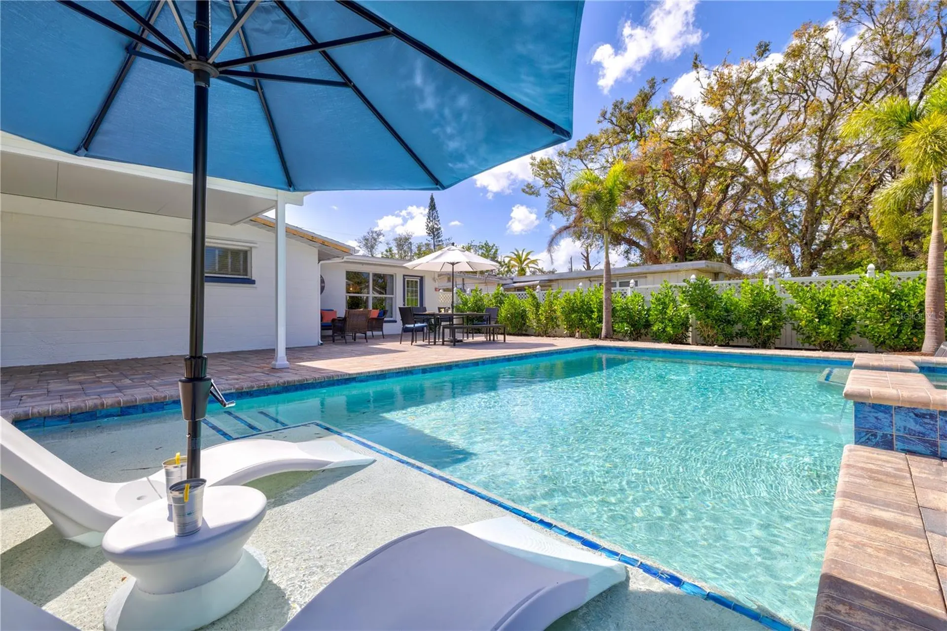 2365 Bay Street Sarasota FL 34237