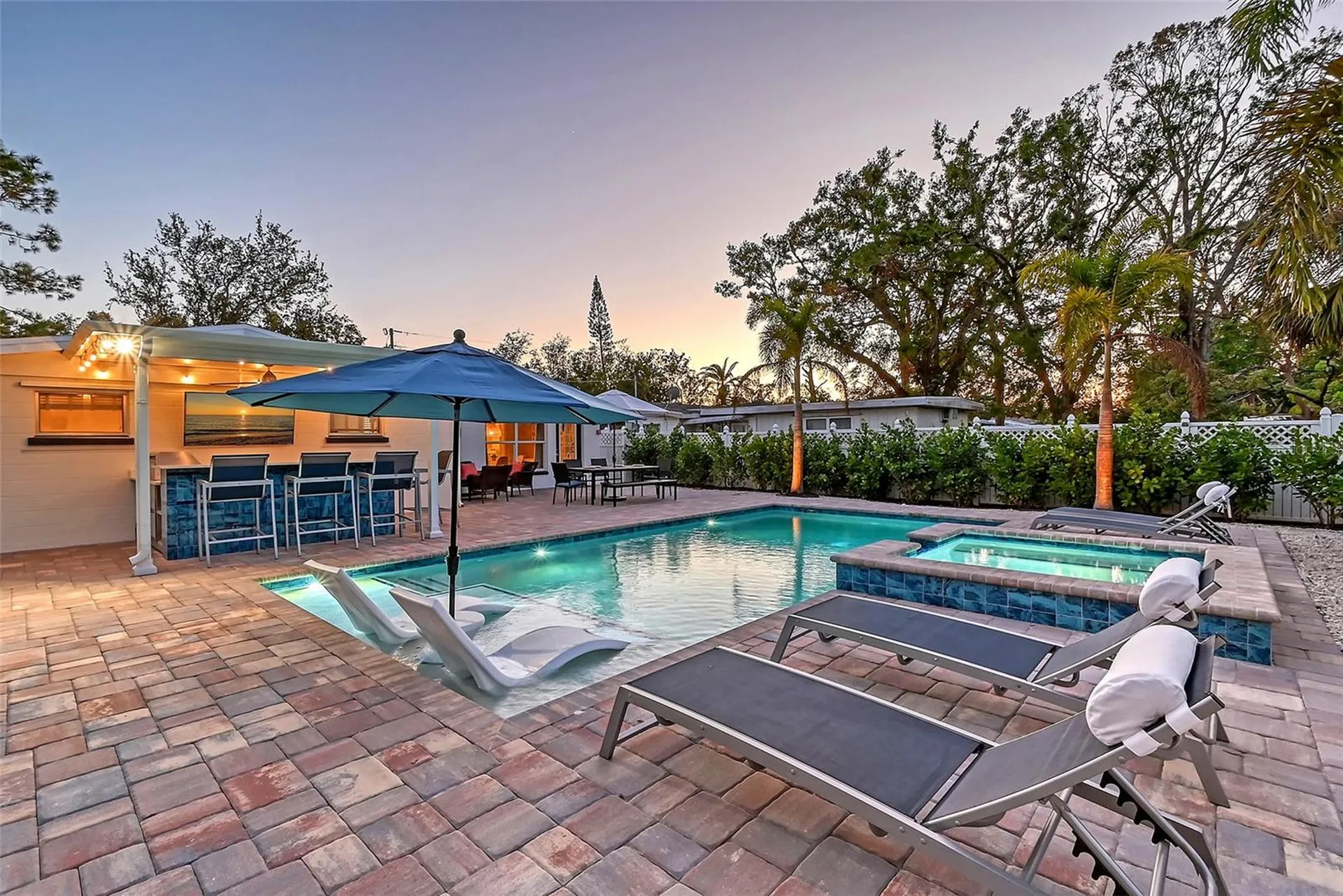 2365 Bay Street Sarasota FL 34237