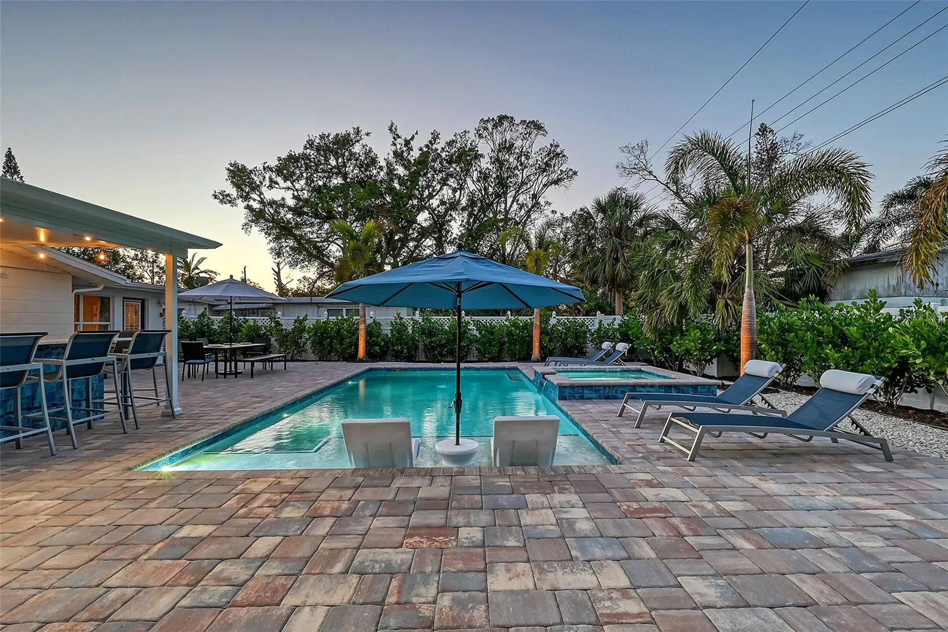 2365 Bay Street Sarasota FL 34237