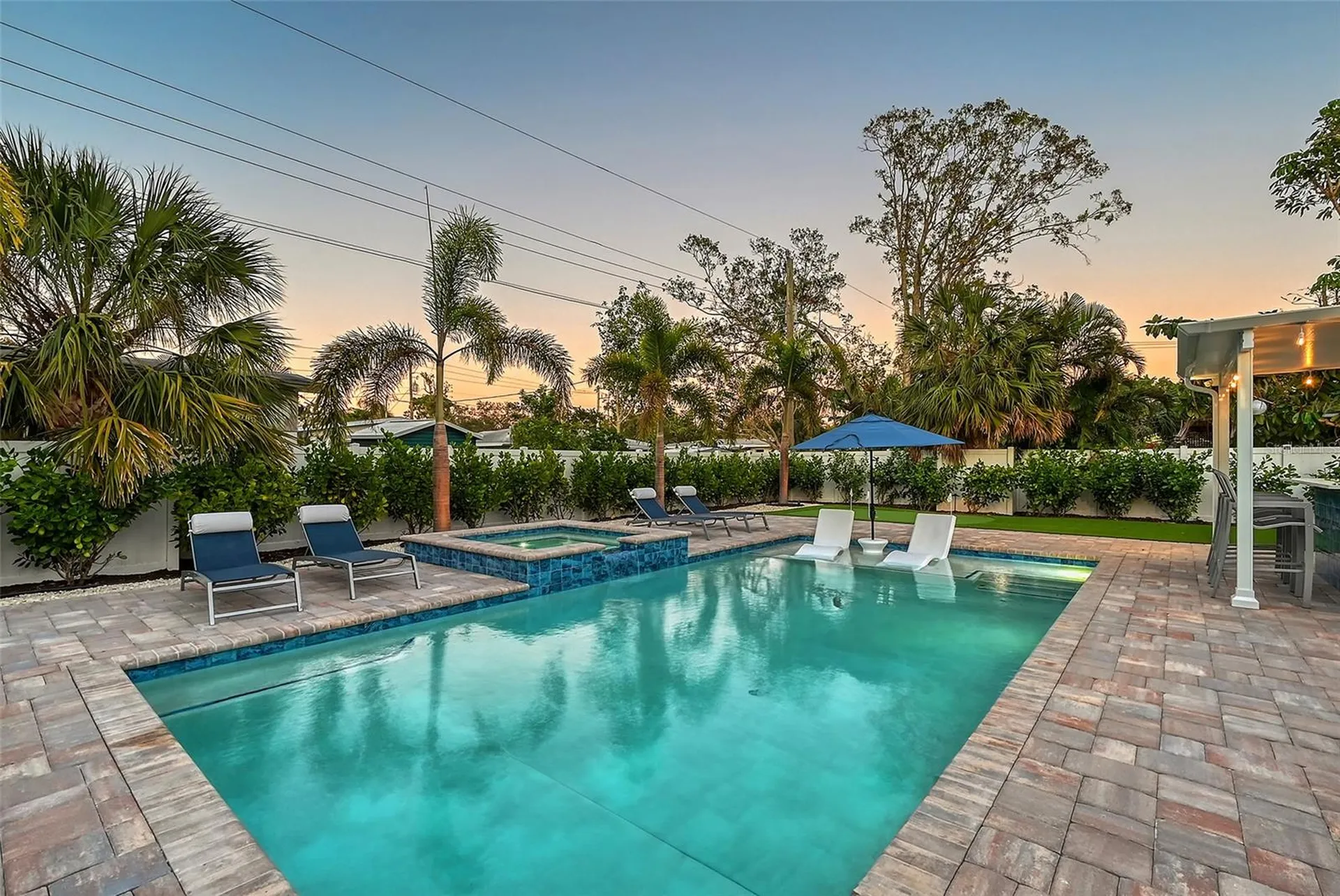 2365 Bay Street Sarasota FL 34237
