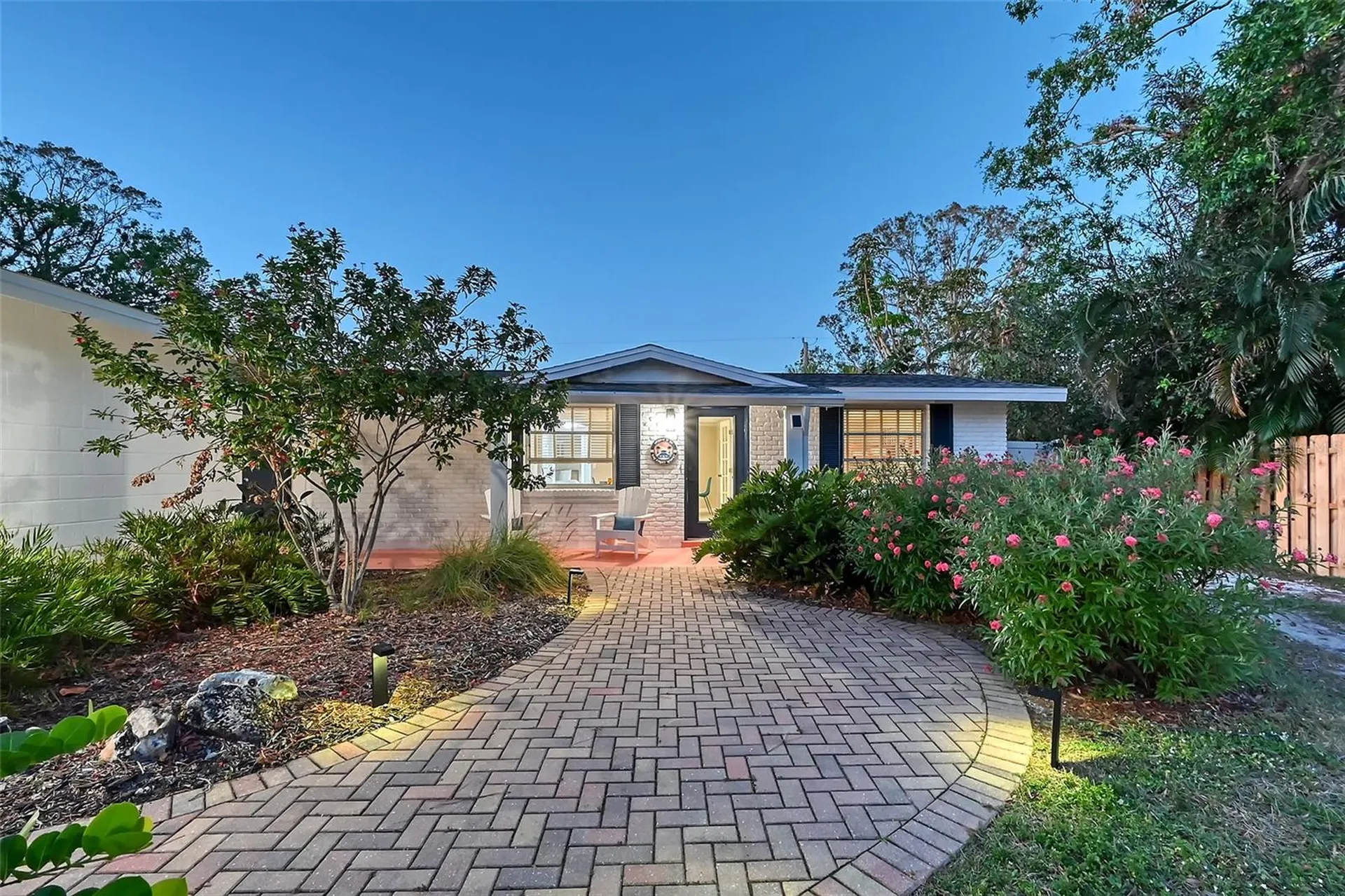 2365 Bay Street Sarasota FL 34237