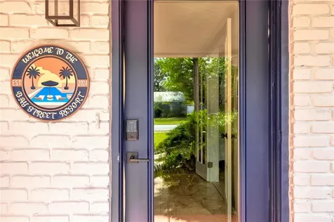 2365 Bay Street Sarasota FL 34237