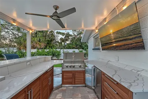 2365 Bay Street Sarasota FL 34237