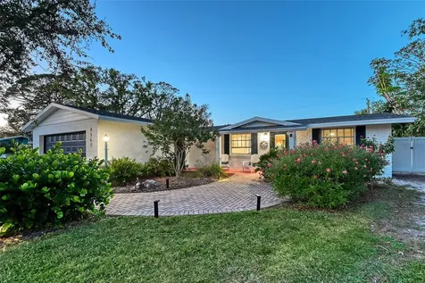 2365 Bay Street Sarasota FL 34237