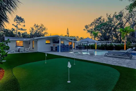 2365 Bay Street Sarasota FL 34237