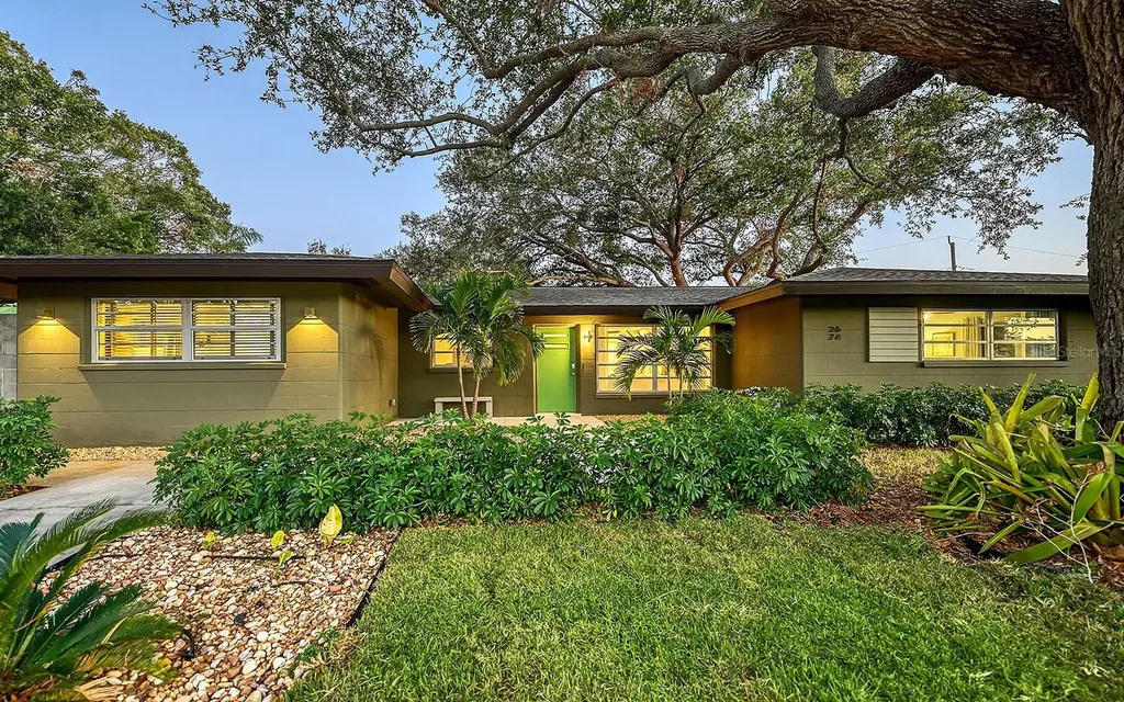 2674 Jefferson Circle Sarasota FL 34239