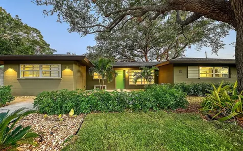 2674 Jefferson Circle Sarasota FL 34239