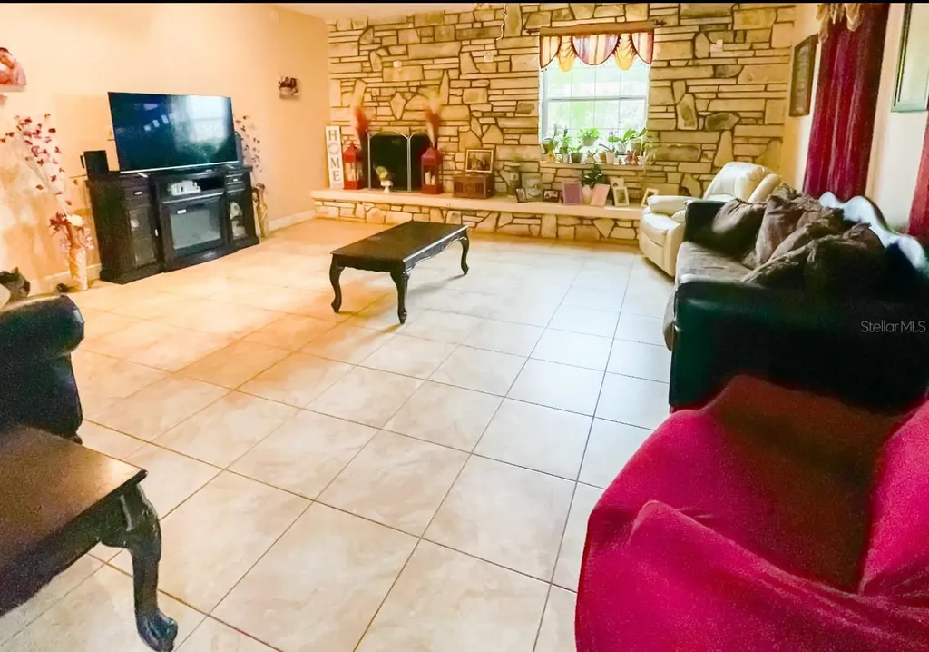 5630 3rd Street W Bradenton FL 34207