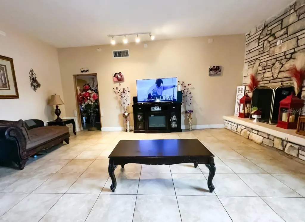 5630 3rd Street W Bradenton FL 34207