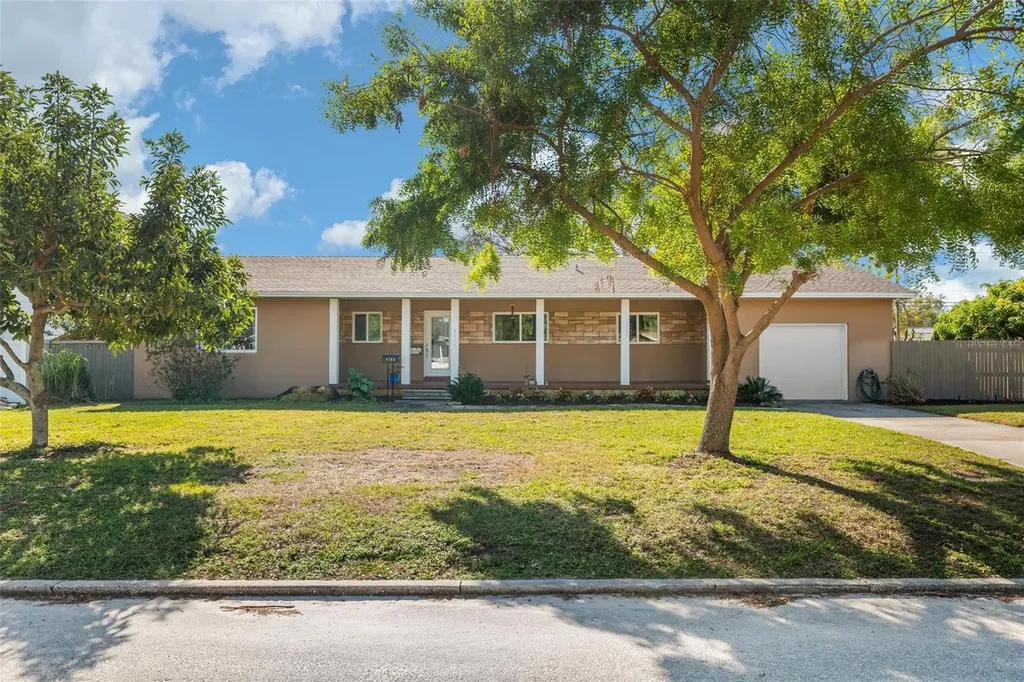 4156 10th Avenue N St Petersburg FL 33713