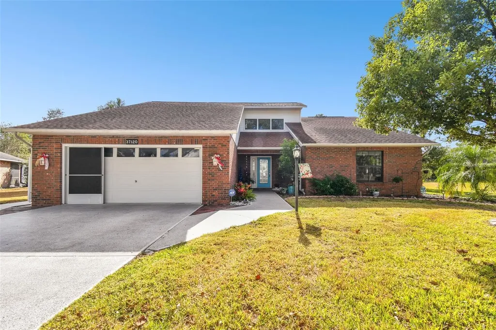 37120 Foxrun Place Zephyrhills FL 33542