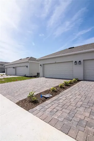1671 Cross Prairie Parkway Kissimmee FL 34744