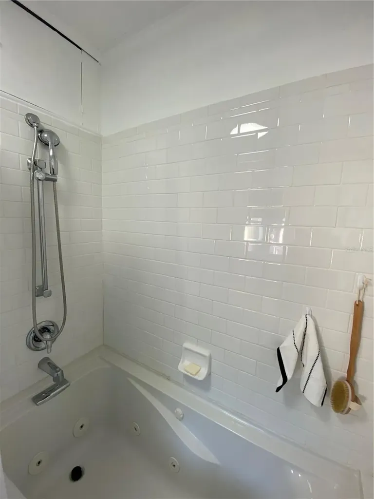 222 27th Street W Bradenton FL 34205