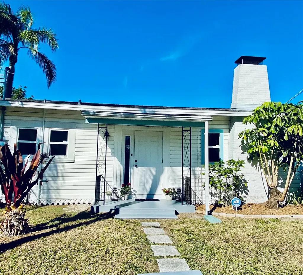 222 27th Street W Bradenton FL 34205