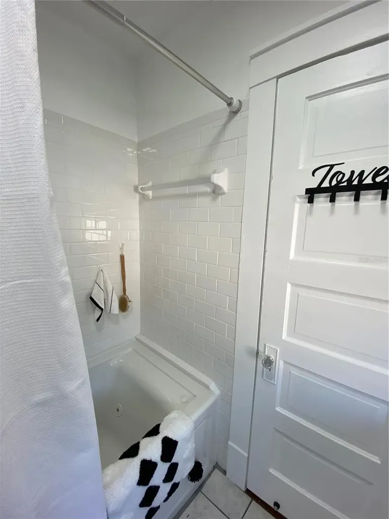 222 27th Street W Bradenton FL 34205