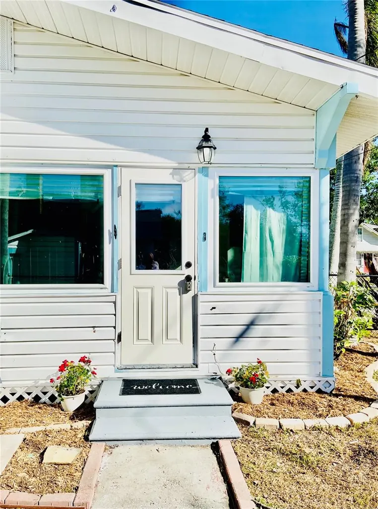 222 27th Street W Bradenton FL 34205