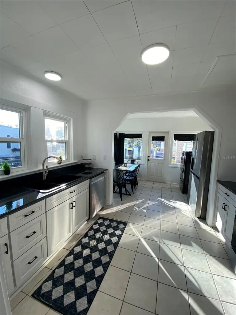 222 27th Street W Bradenton FL 34205