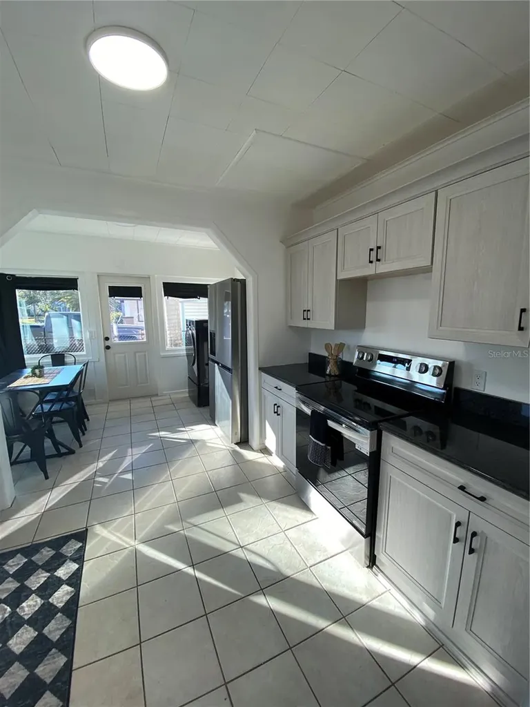 222 27th Street W Bradenton FL 34205