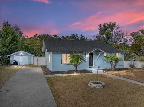 13821 10th Street Dade City FL 33525