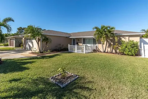 219 98th Avenue NE St Petersburg FL 33702