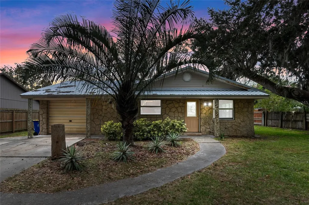 1704 Travelers Palm Drive Edgewater FL 32132