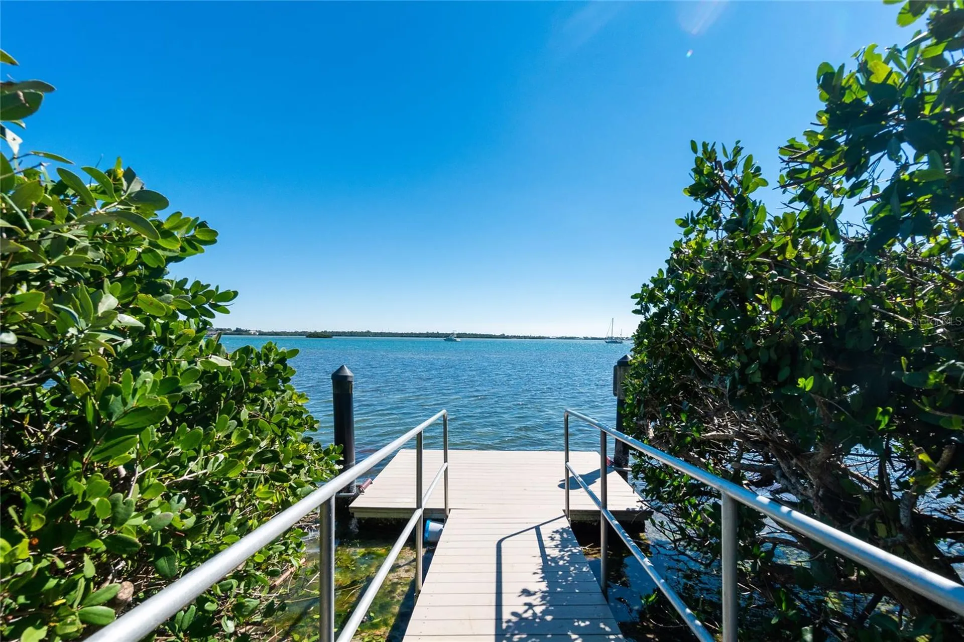 1651 Beach Road Englewood FL 34223