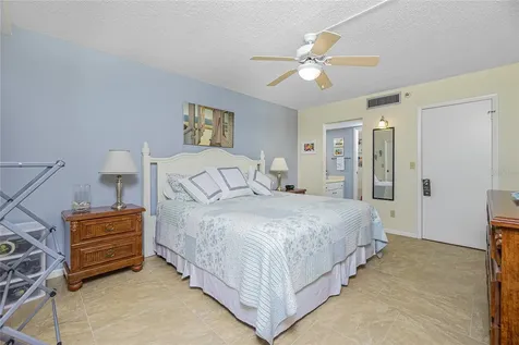 1651 Beach Road Englewood FL 34223